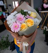 Букет цветов из:  Герберы, Розы и Хризантемы в Полянском