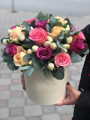 Цветочная композиция из Розы в шляпной коробке в Полянском
